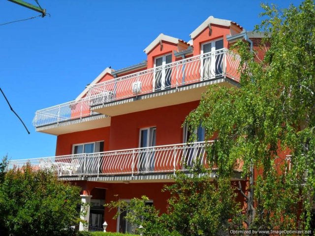 Apartmány  Red House - Kaštel Štafilić (6+2)