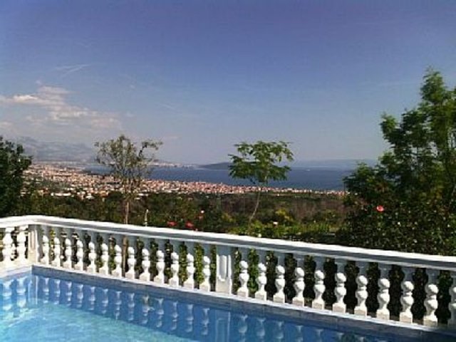 Villa SANDRA - Kaštel Novi AP1 (8+0) sa privatnim bazenom